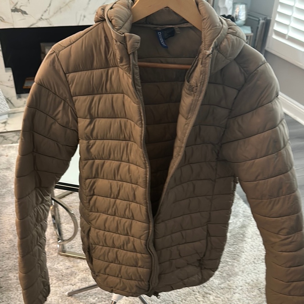 H&M Tan Puffer Jacket with Hood and Quilted Design